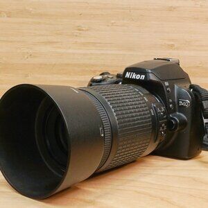 Nikon D40 6.1MP Digital dslr Camera, AF-S Nikkor dx vr 55-200mm f/4-5.6G ED Lens